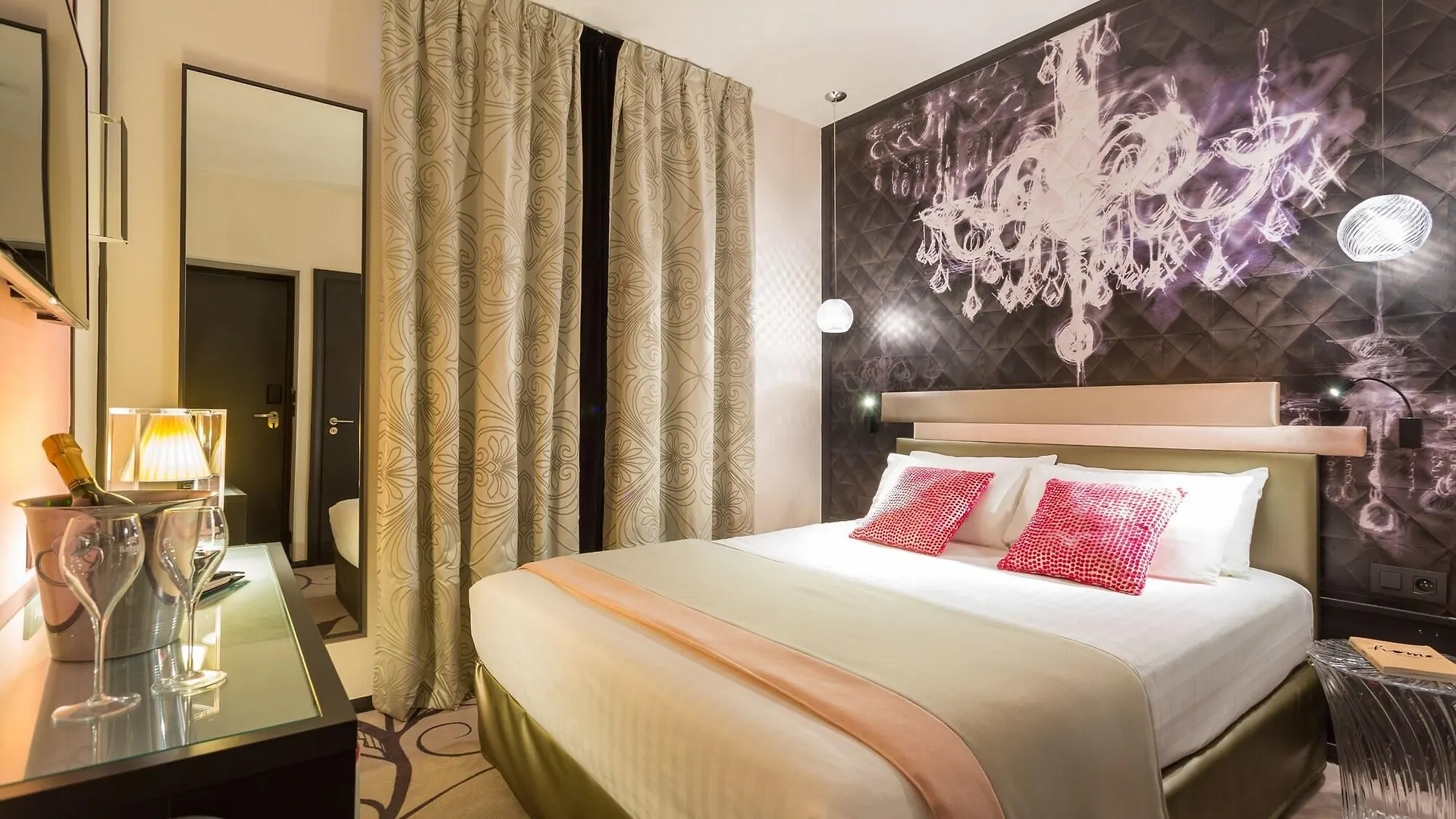 Hotel Yllen Eiffel Paris 4*,