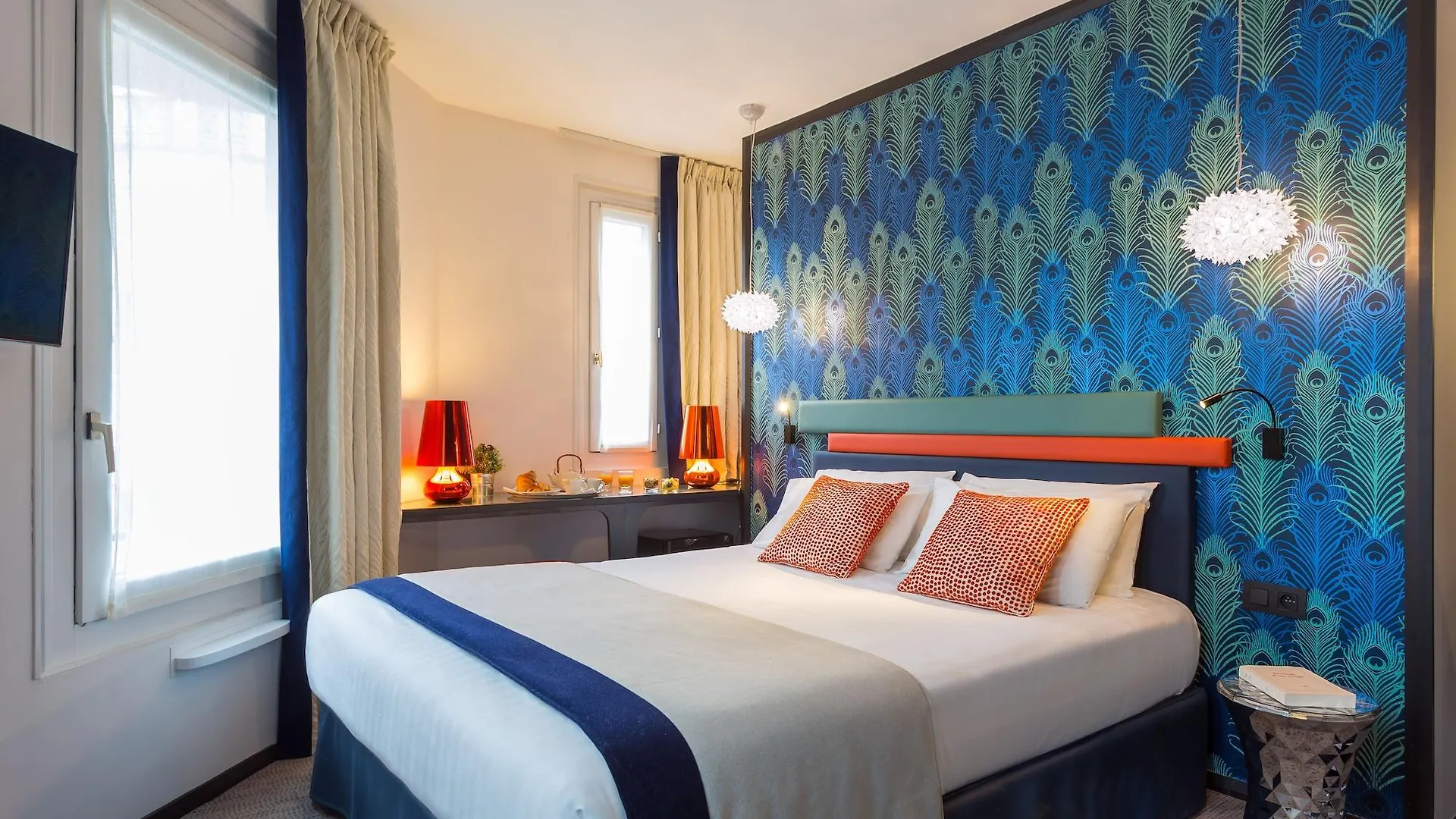 ****  Hotel Yllen Eiffel Paris France