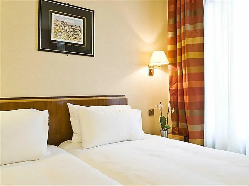 Hotel Yllen Eiffel Paris France