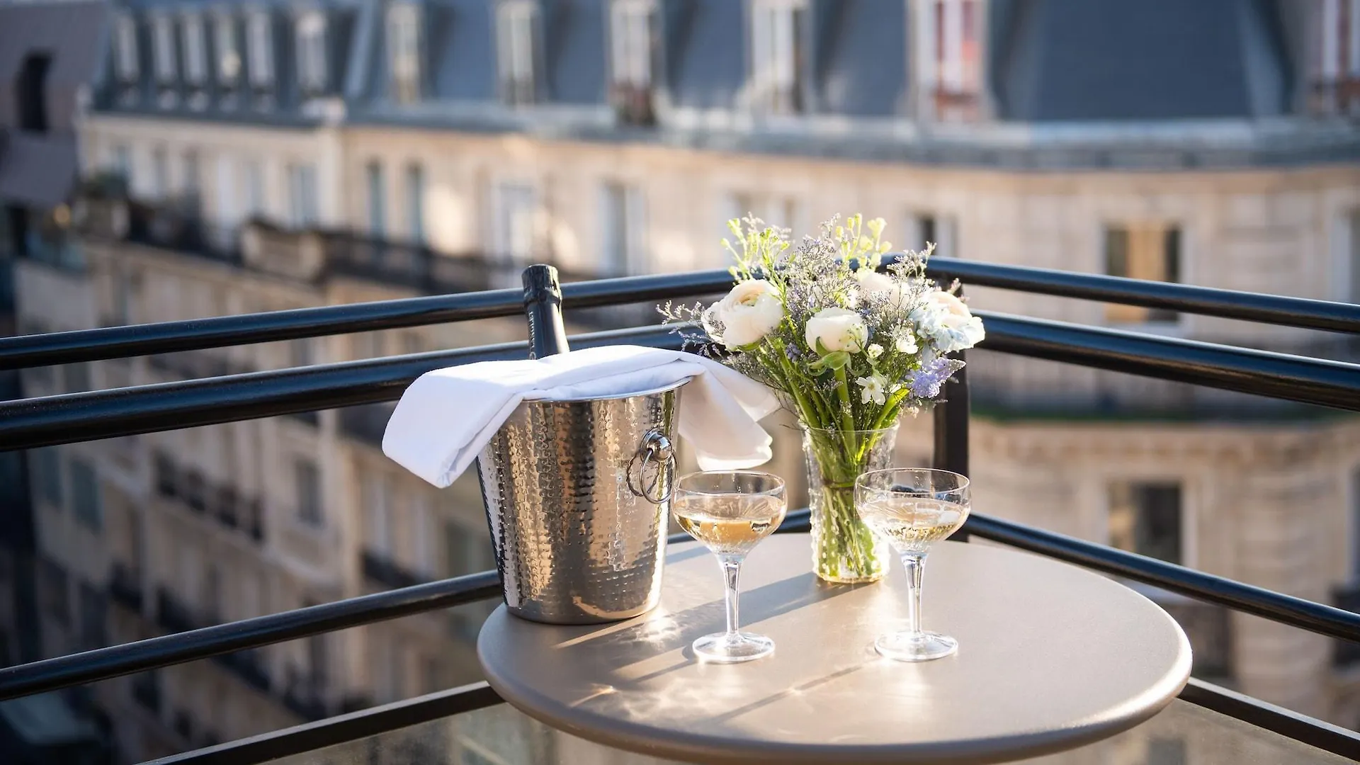 Hotel Yllen Eiffel Paris