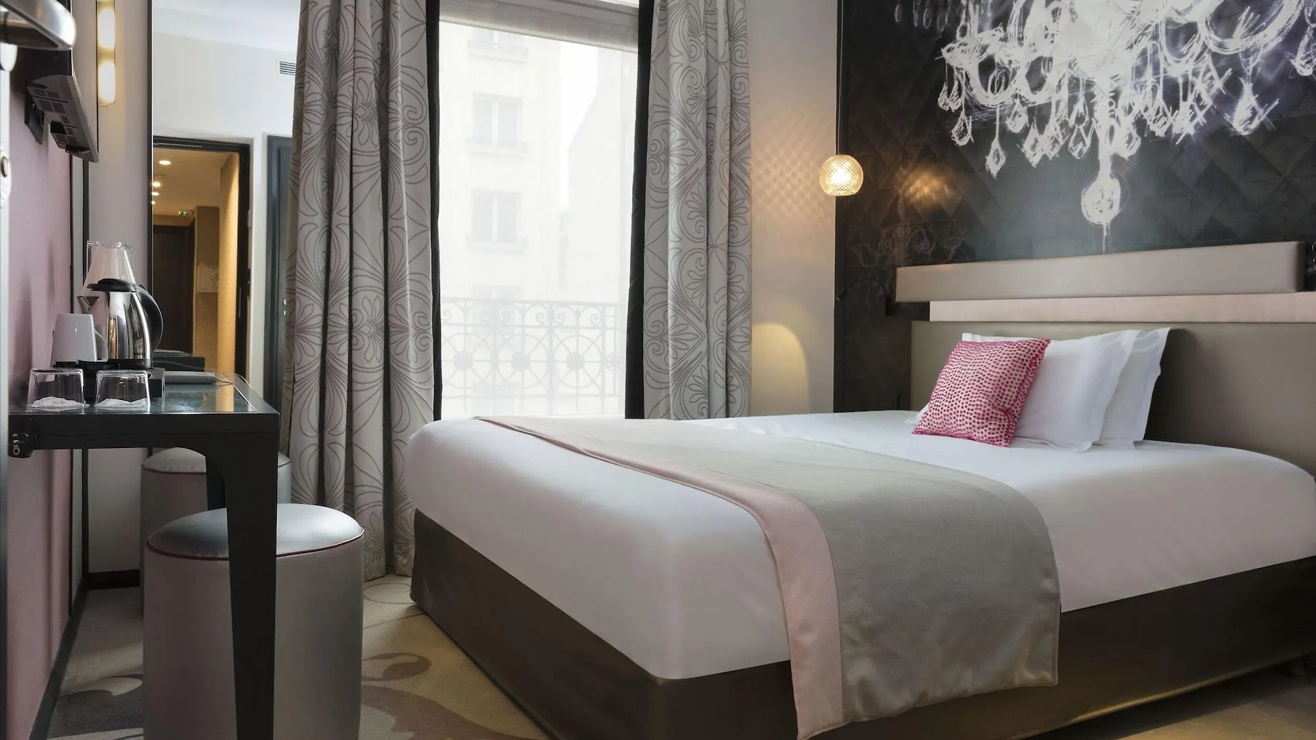 Hotel Yllen Eiffel Paris