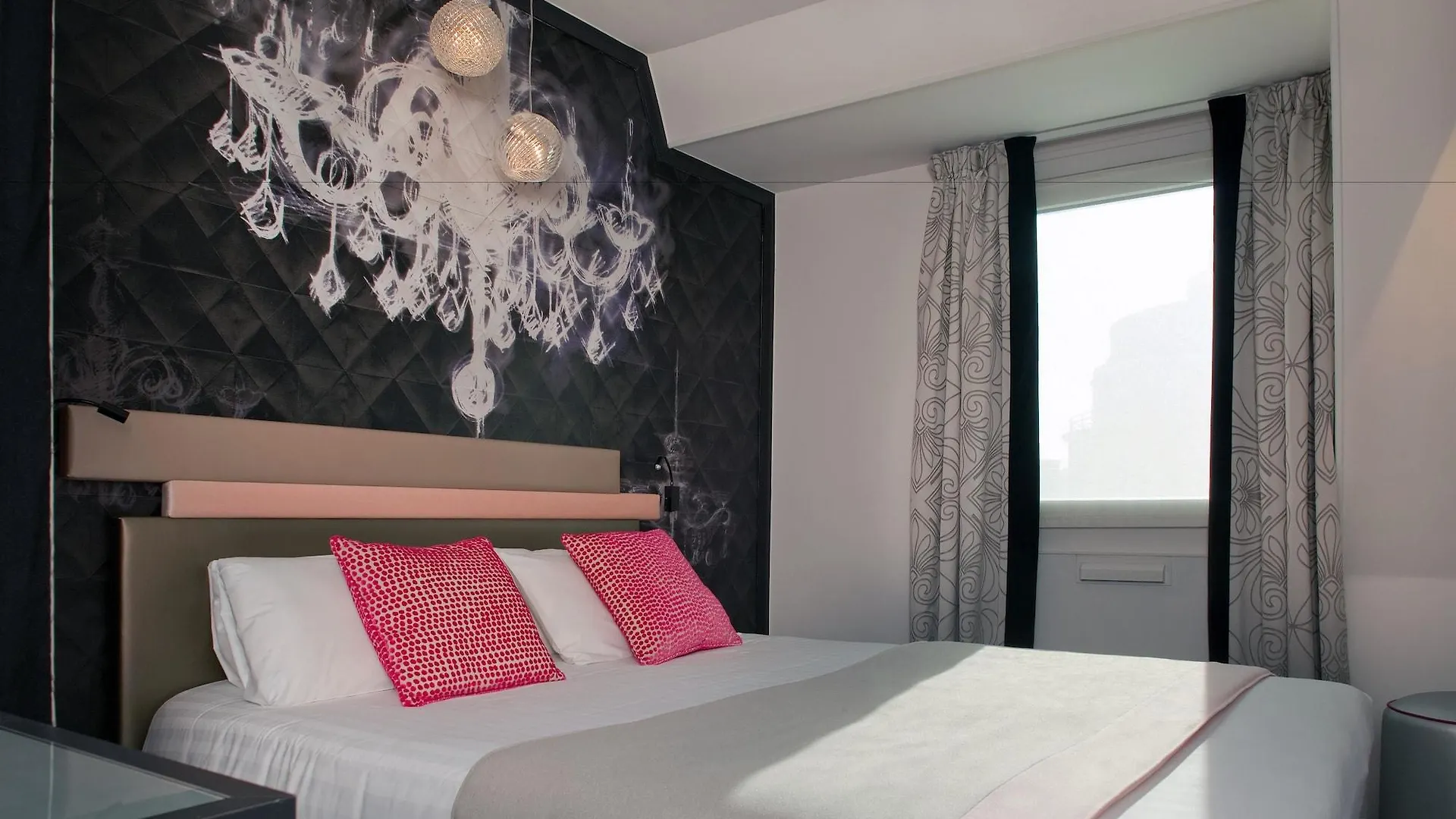 Hotel Yllen Eiffel Paris