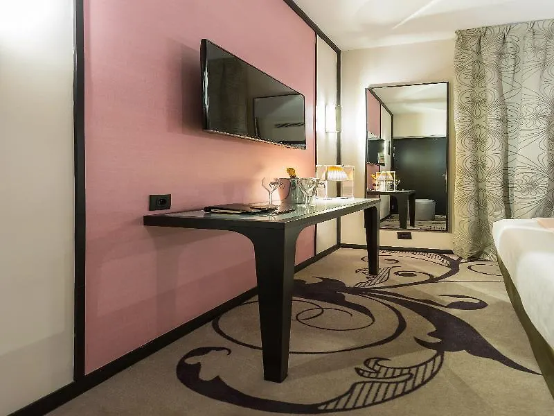 Hotel Yllen Eiffel Paryż