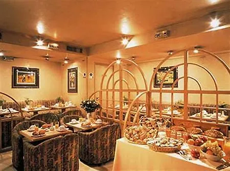 Hotel Yllen Eiffel Paris